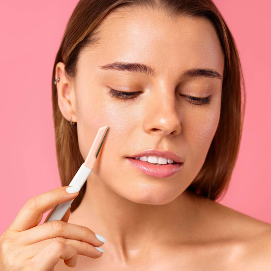 Fuzz Off Dermaplaner Facial Razor