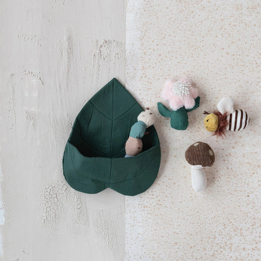 Leaf Pocket w/ Plush Friends