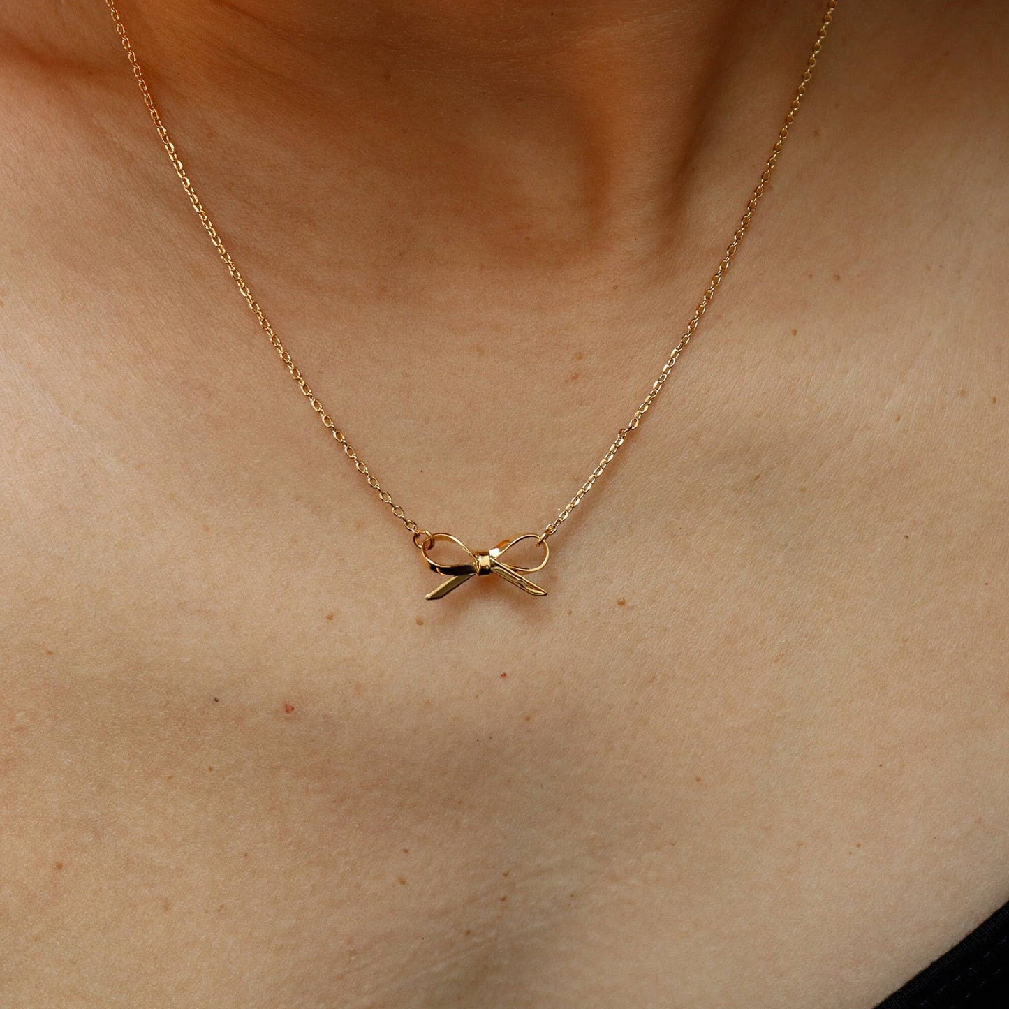 18k Bow Necklace