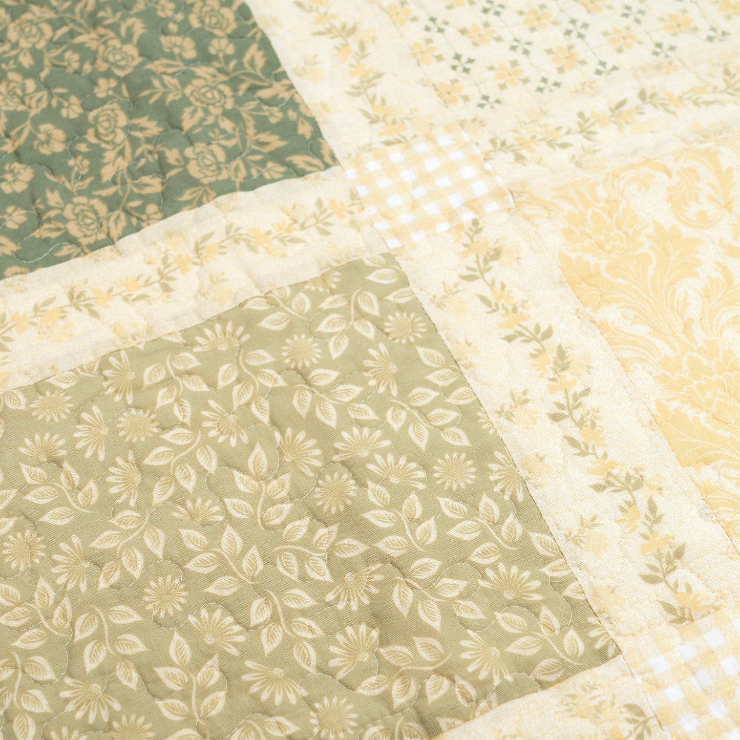 Meadow Cotton Lap Quilt 40" x 48"