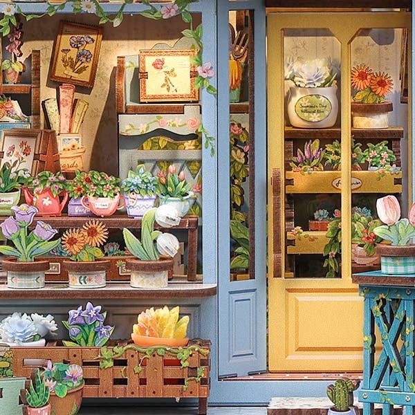 DIY Book Nook Kit: Anna‘s Blue Blossom