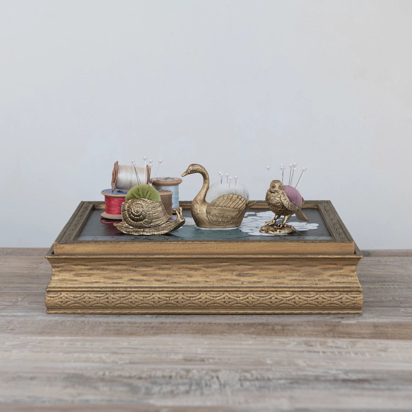 Velvet Pin Cushion w/ 5 Pearl Head Pins