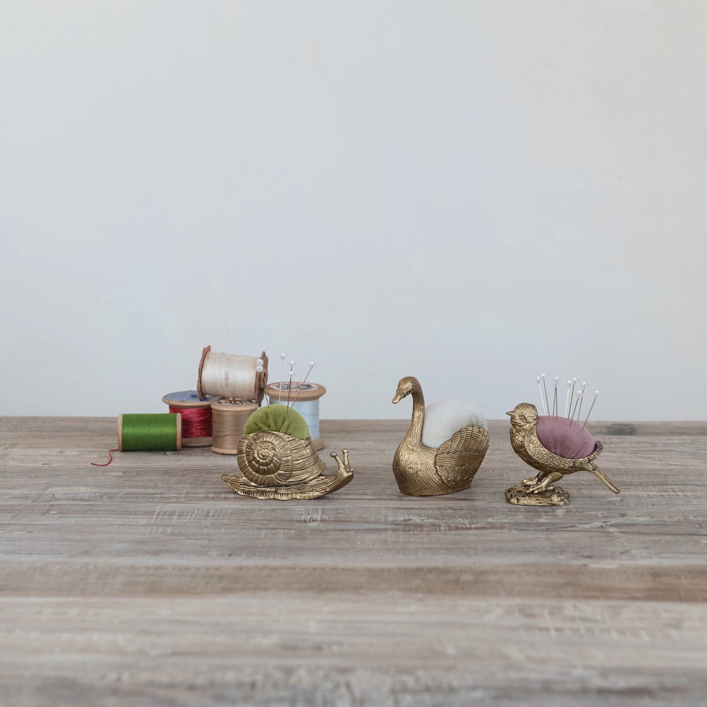 Velvet Pin Cushion w/ 5 Pearl Head Pins